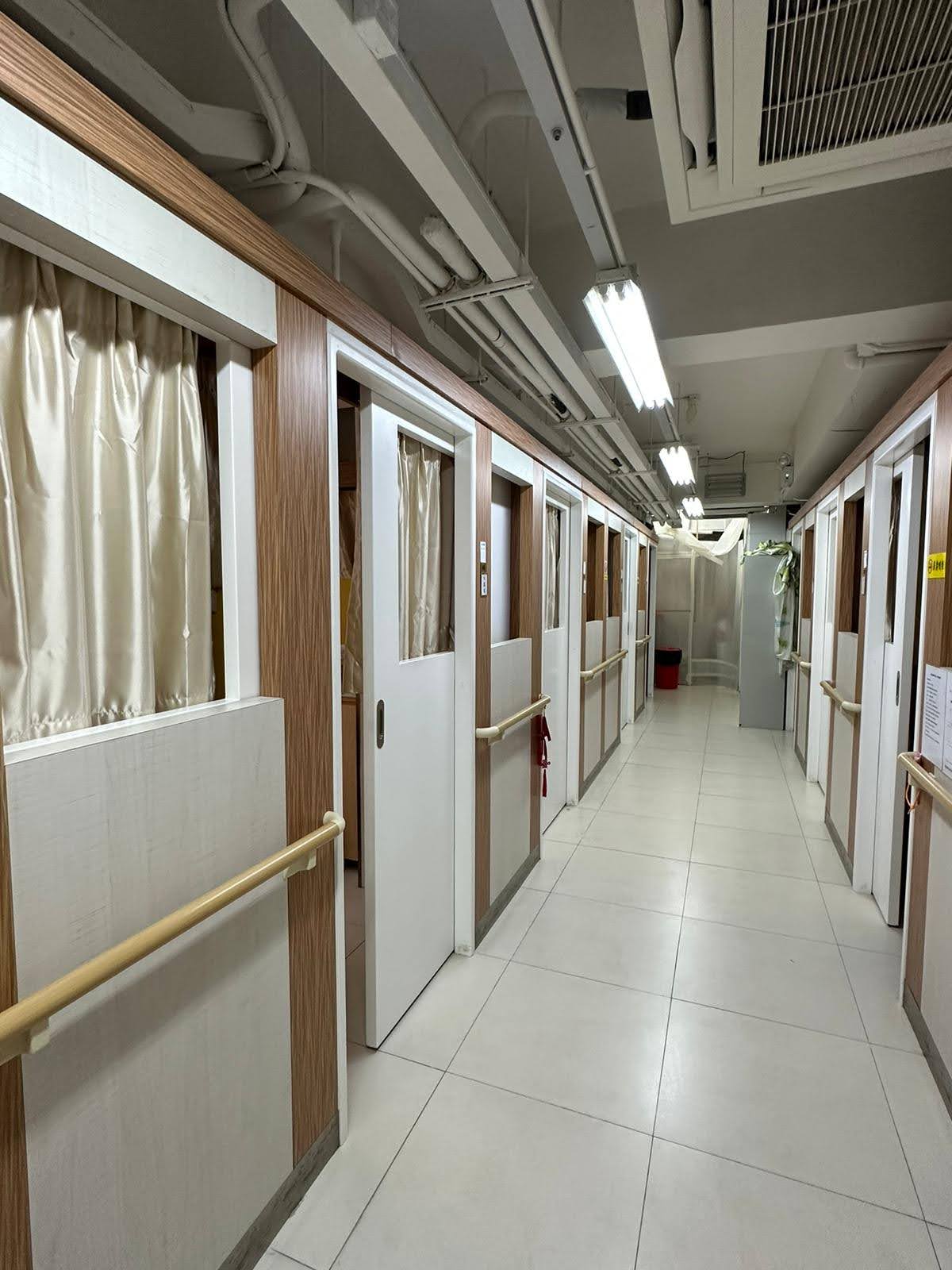 香港仔少見放盤機會難得私營院舍可申請住宿卷持安老院舍54人牌照已符合9.5標準長期100%滿新裝修5年超長租約回本期合理老人院安老院舍生意轉讓 實景相片