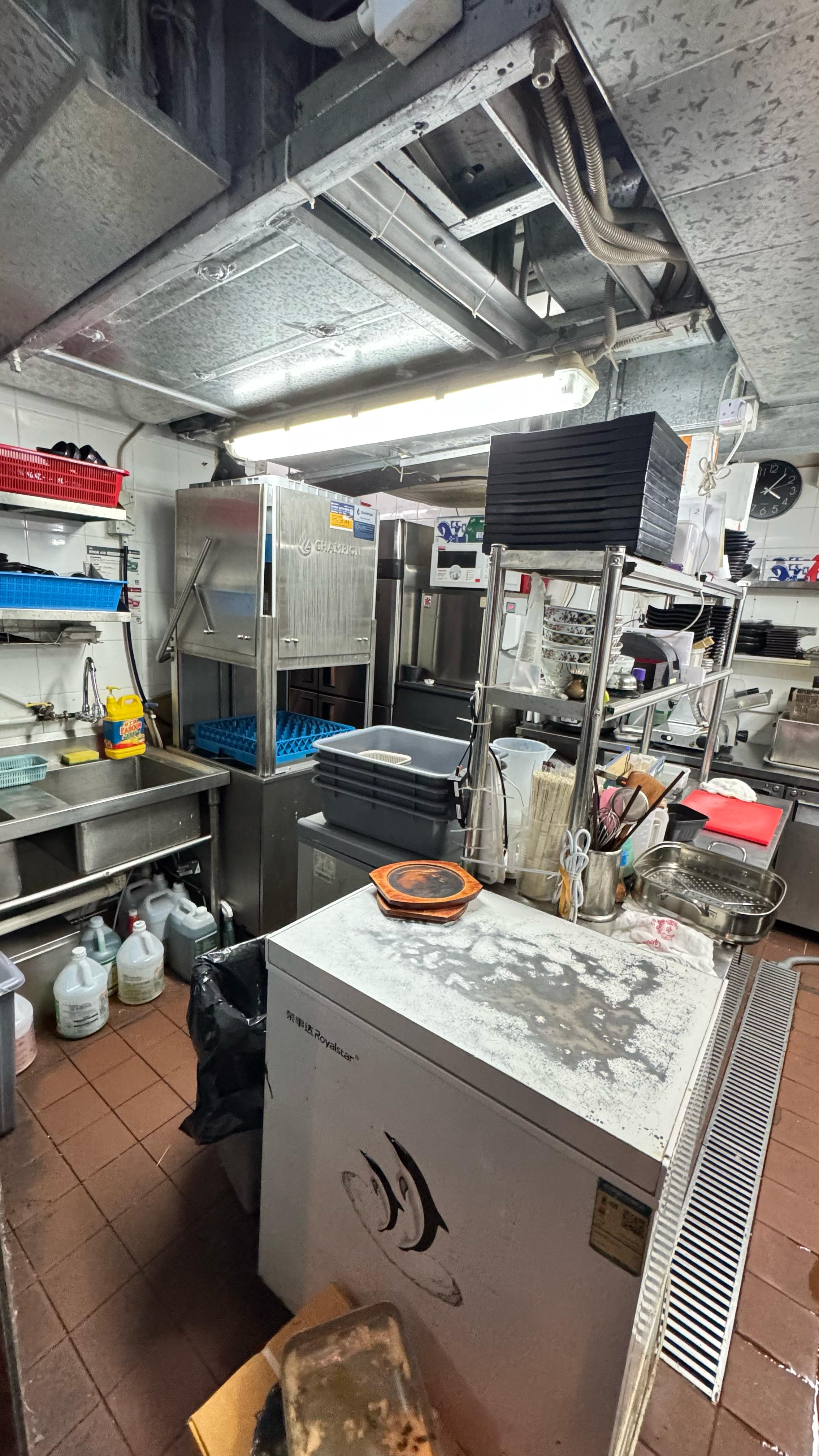銅鑼灣可Autorun有人流黃金地段近港鐵站具普通食肆牌照、酒牌生財工具齊備即頂即做可教授經營模式班底穩定有穩定POS系統日韓東南亞餐廳生意轉讓 實景相片