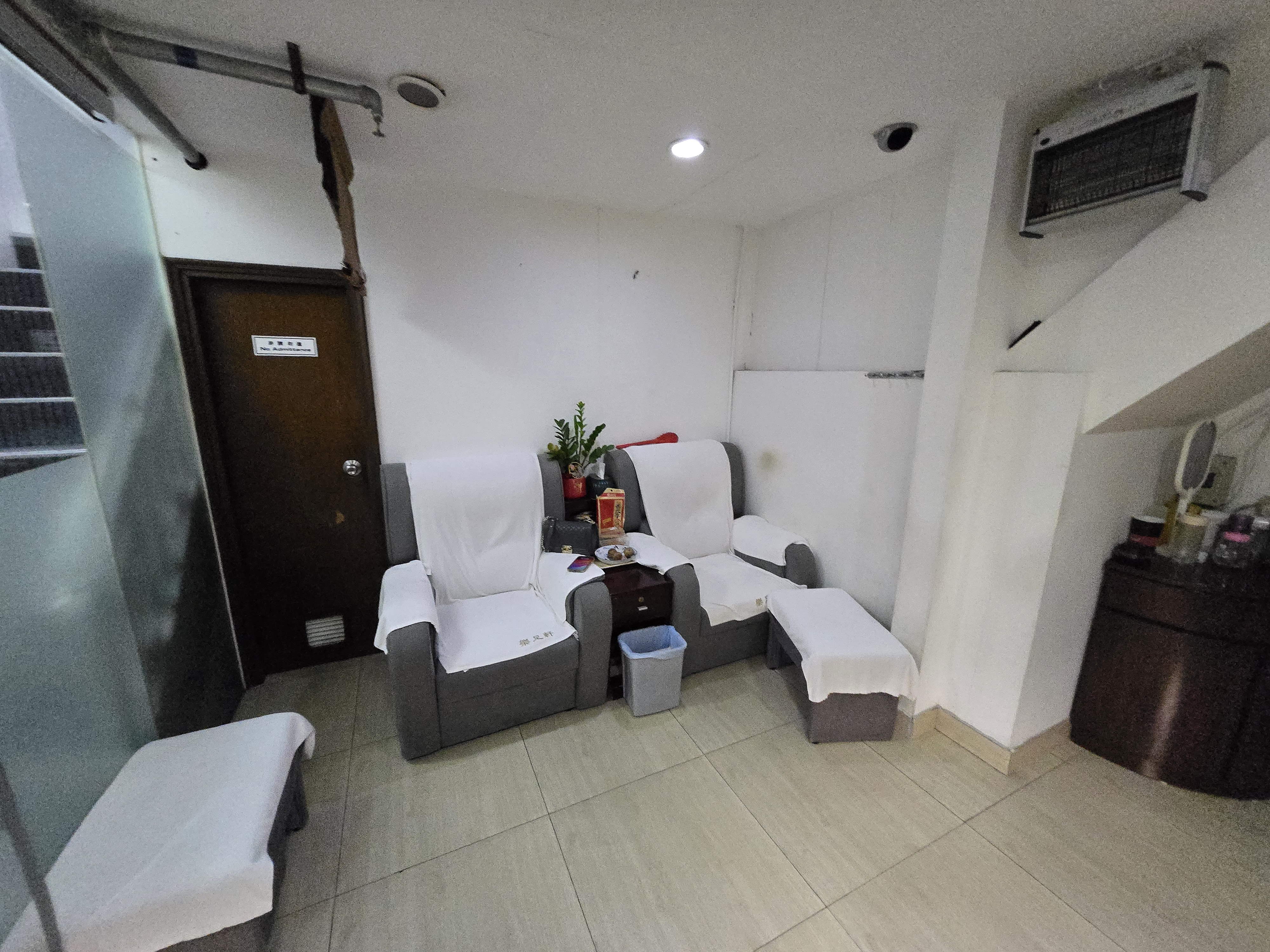 炮台山歷史悠久有利位置近港鐵站無需守業客底穩固位於地舖按摩店足浴店生意轉讓 real business photo