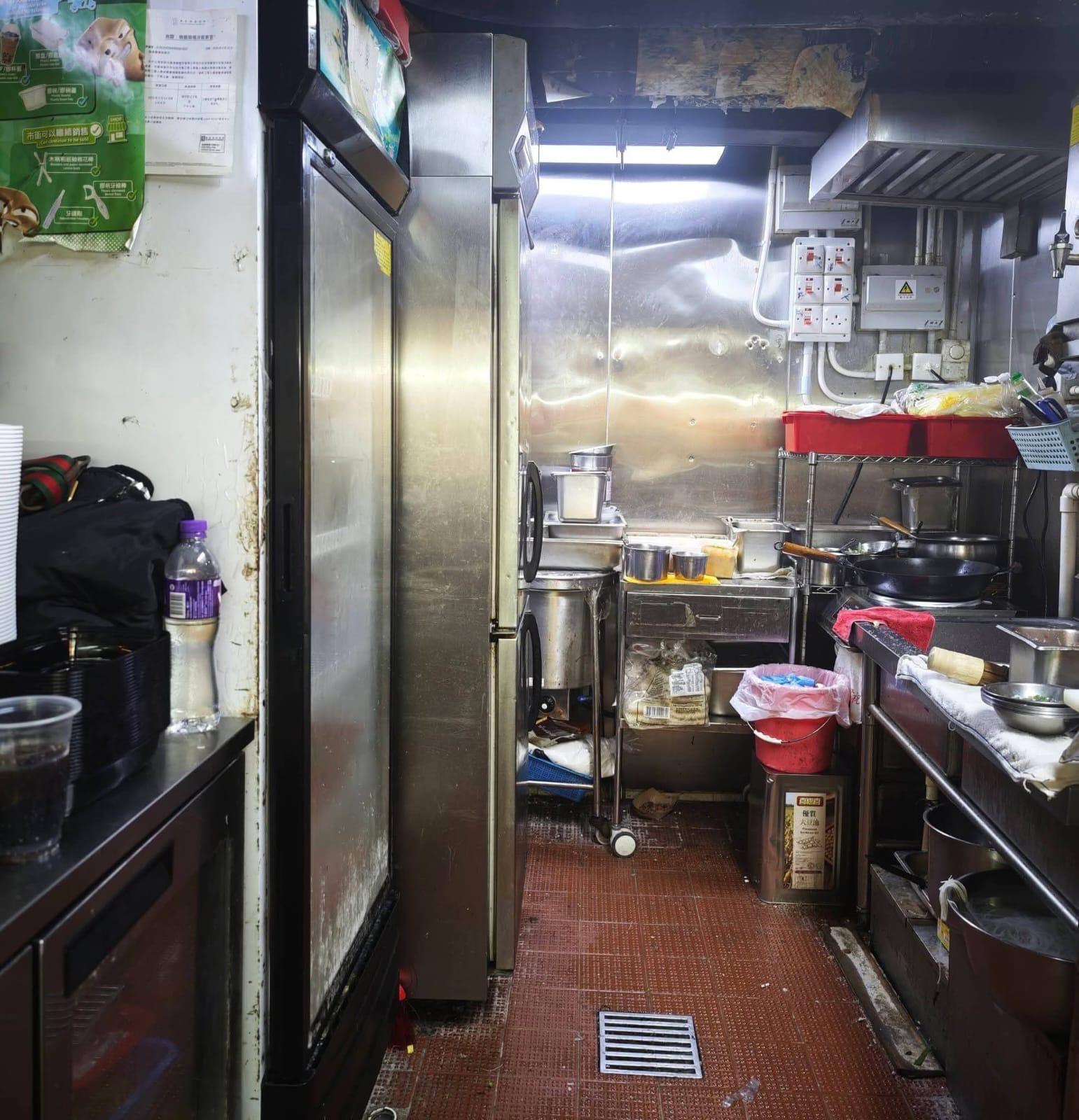 葵涌位處民生區毗鄰大量住宅近港鐵站平價放讓租金吸引具食物製造廠生財工具齊備即頂即做客源充足日韓東南亞餐廳資產轉讓 實景相片