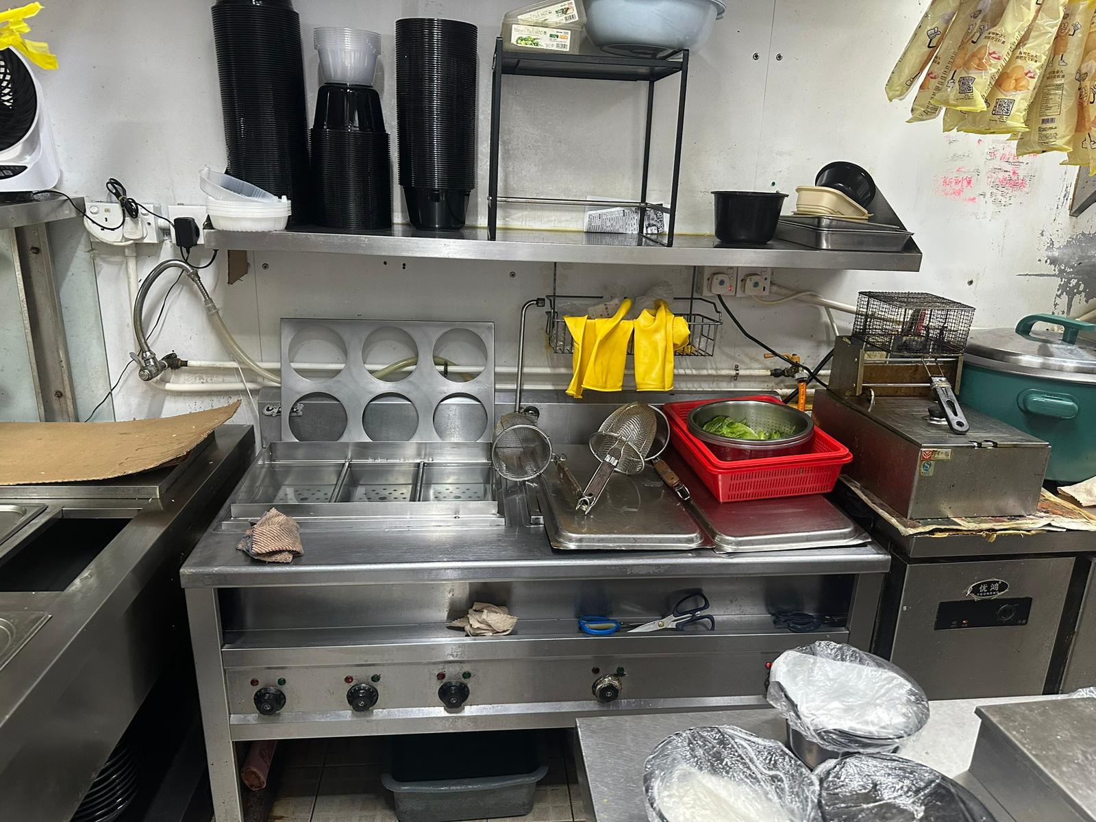 荔枝角員工齊全鄰近商業區午市旺市生財工具齊全即頂即做各式麵店生意轉讓 實景相片 2