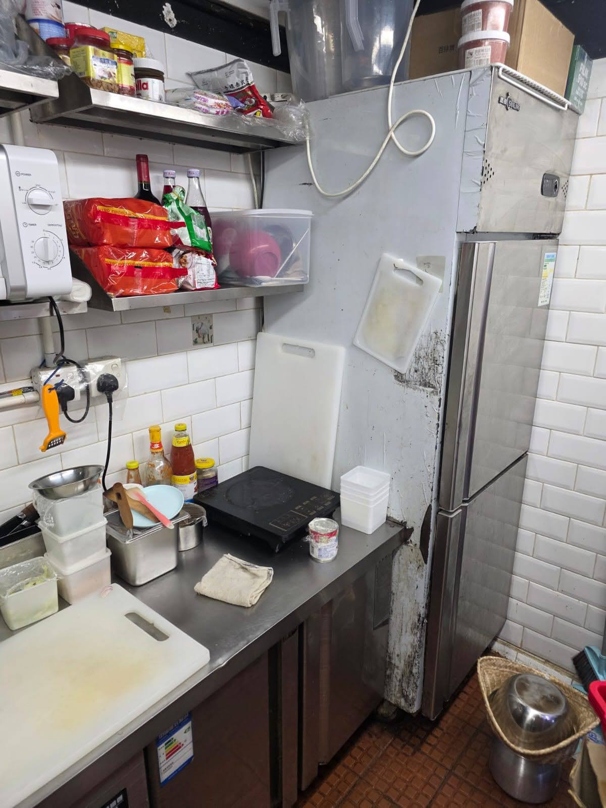 旺角位於商場舖大量年輕客源近港鐵站小本經營租金吸引東南亞小食外賣店資產轉讓 實景相片 2