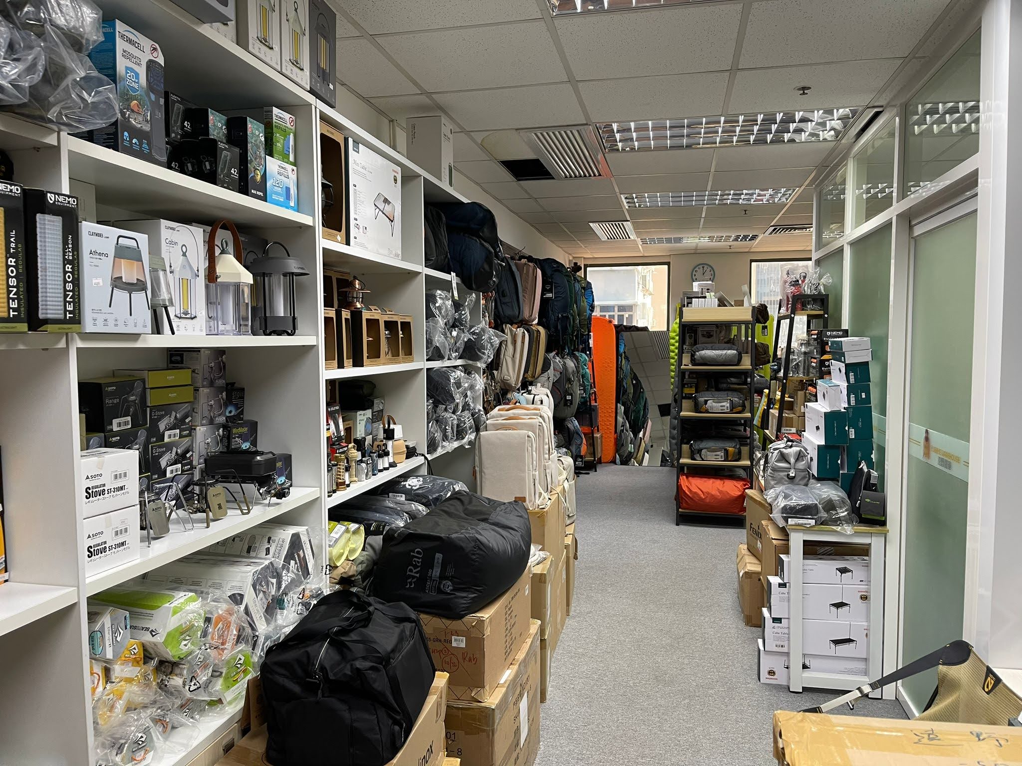 新蒲崗可Autorun另計存貨約$60萬約900呎戶外用品及露營用品店生意轉讓 實景相片 2