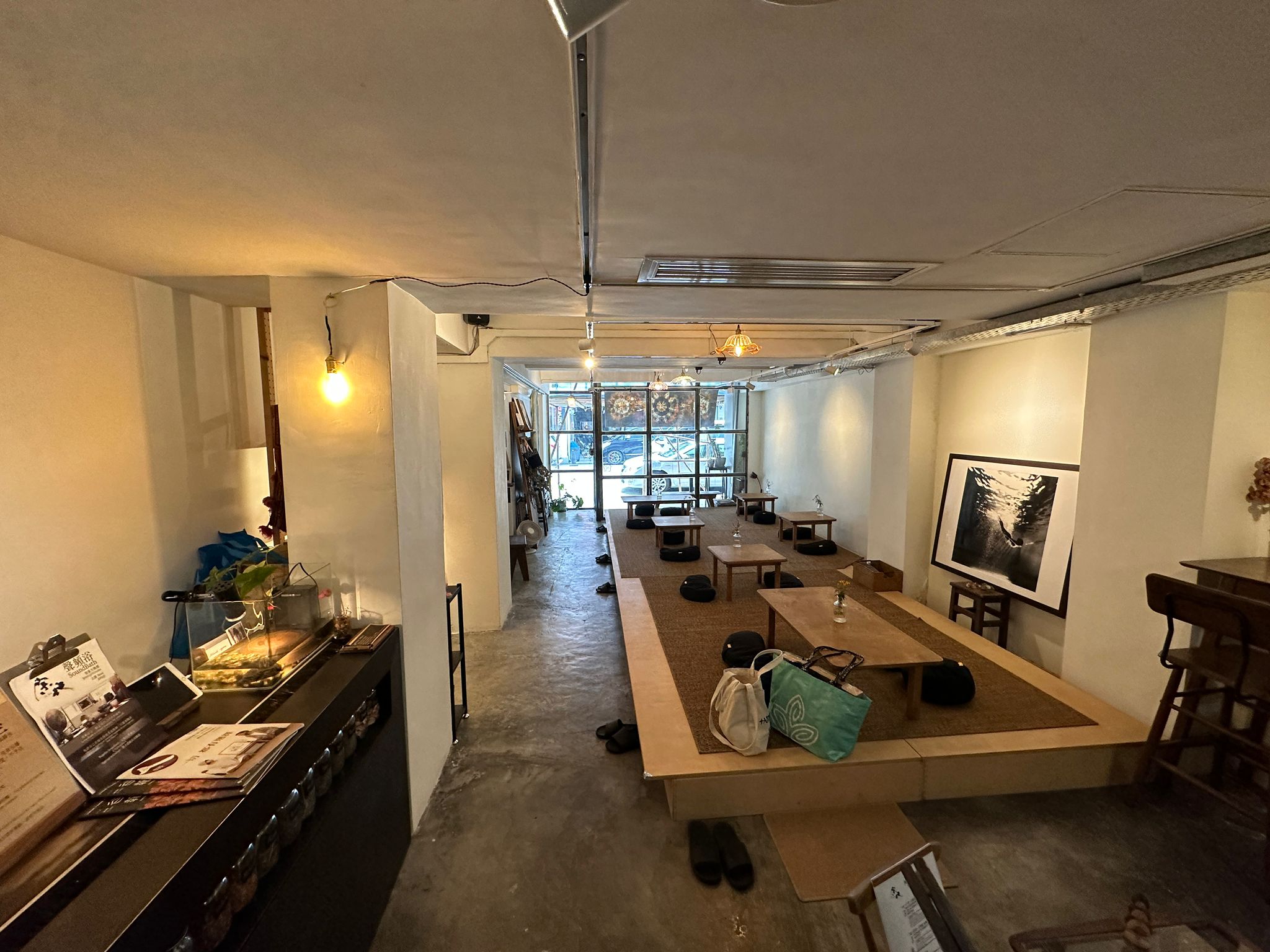 深水埗段段有人流黃金地段地理位置優越一盤難求具食物製造廠牌照生財工具齊備可立即開業客群龐大Café資產轉讓 real business photo 2