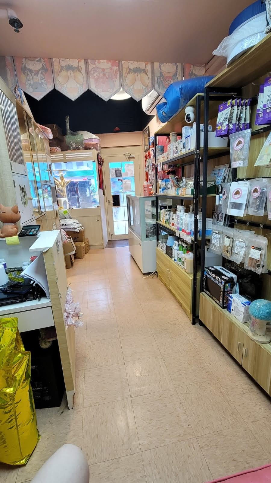 深水埗利潤可達$63,950連存貨約$40,000約800呎$19呎租位於地舖寵物店連寵物美容生意轉讓 實景相片 2