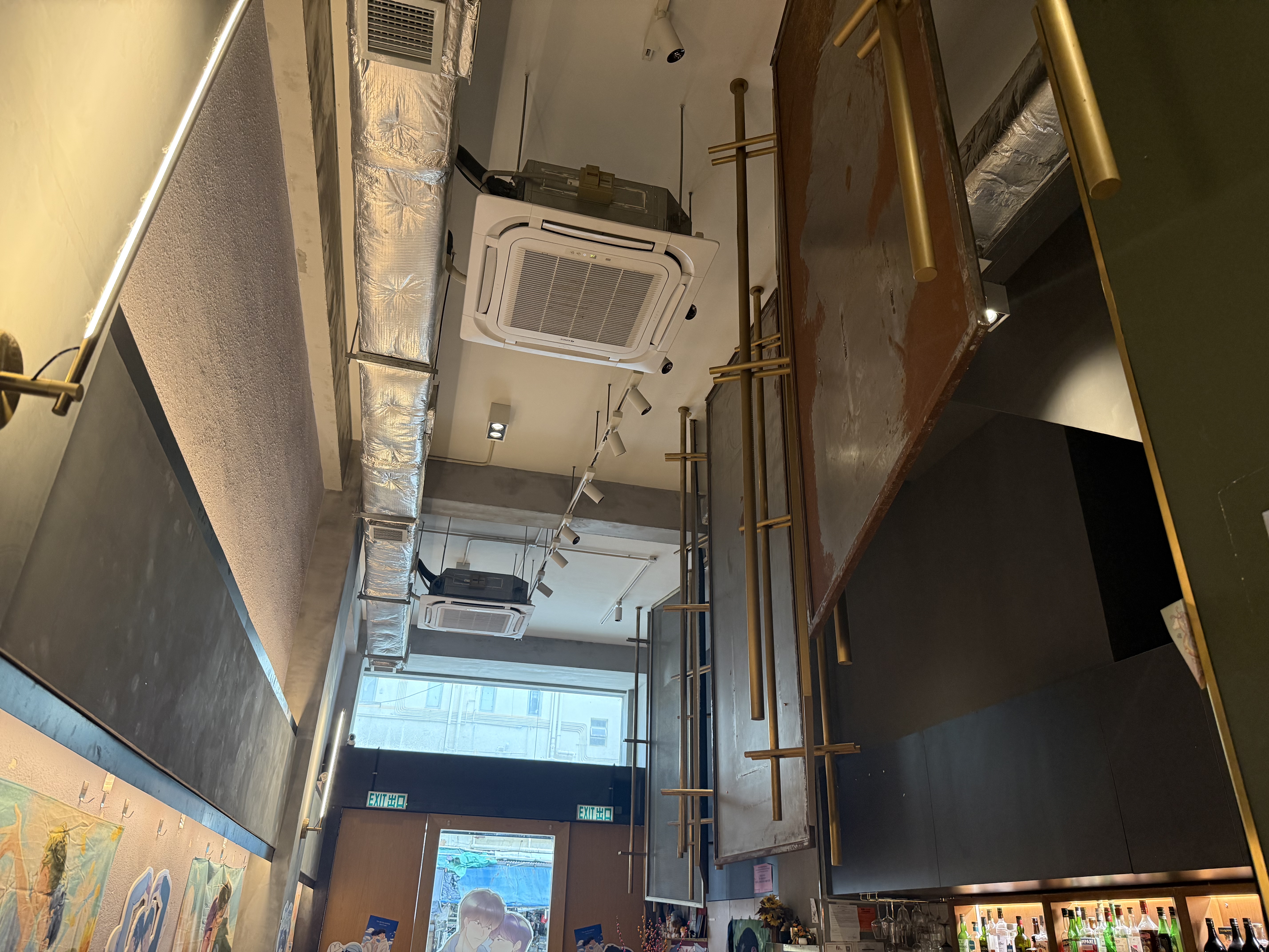 深水埗持小食牌酒牌成立6年近港鐵站賣價合理地方寬敞具空間感連IG轉讓可教授經驗Café生意 實景相片