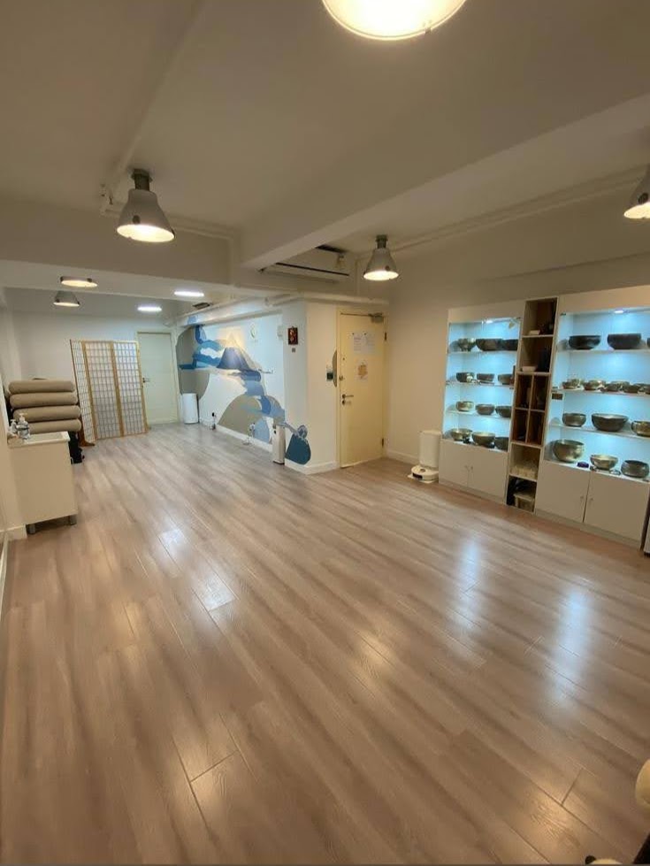 上環連存貨約$75,000約300呎位於商業大廈Yoga瑜珈中心教室健身中心生意轉讓 實景相片