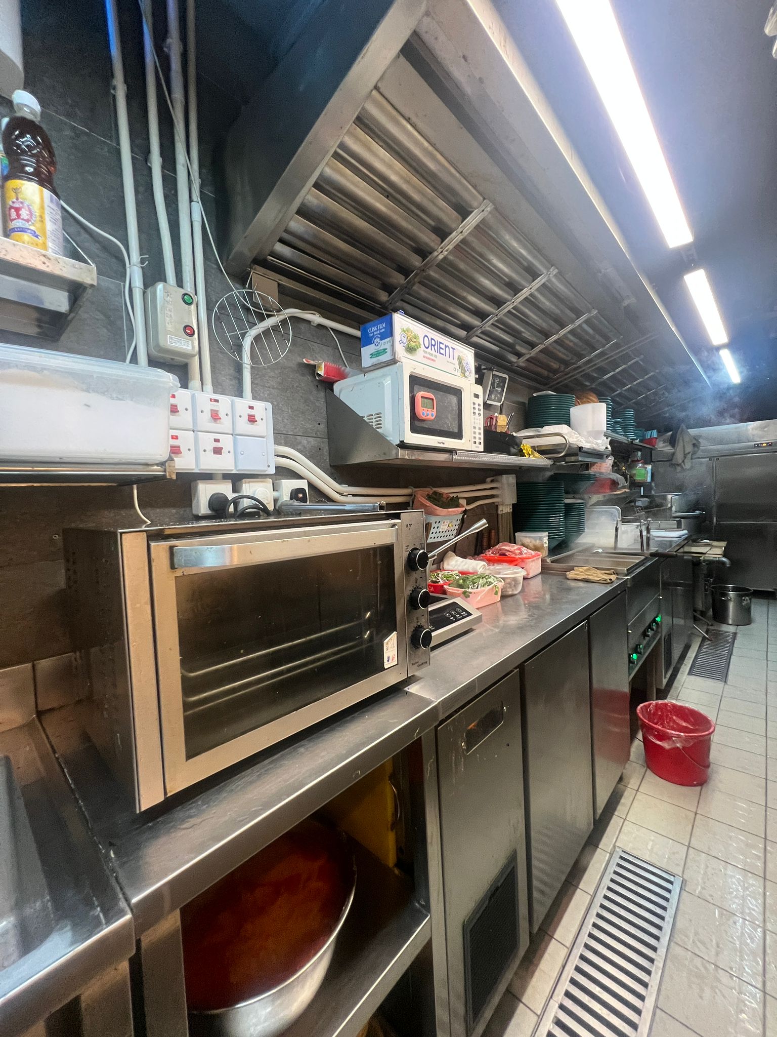 大角咀持小食牌酒牌地段吸引穩守盈利小本經營可容納36人設備齊全東南亞餐廳生意轉讓 實景相片 4