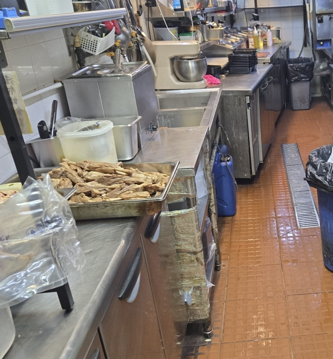荃灣大型屋苑環繞具防守力租金生財工具齊備可立即開業大量客底外賣店資產轉讓 實景相片