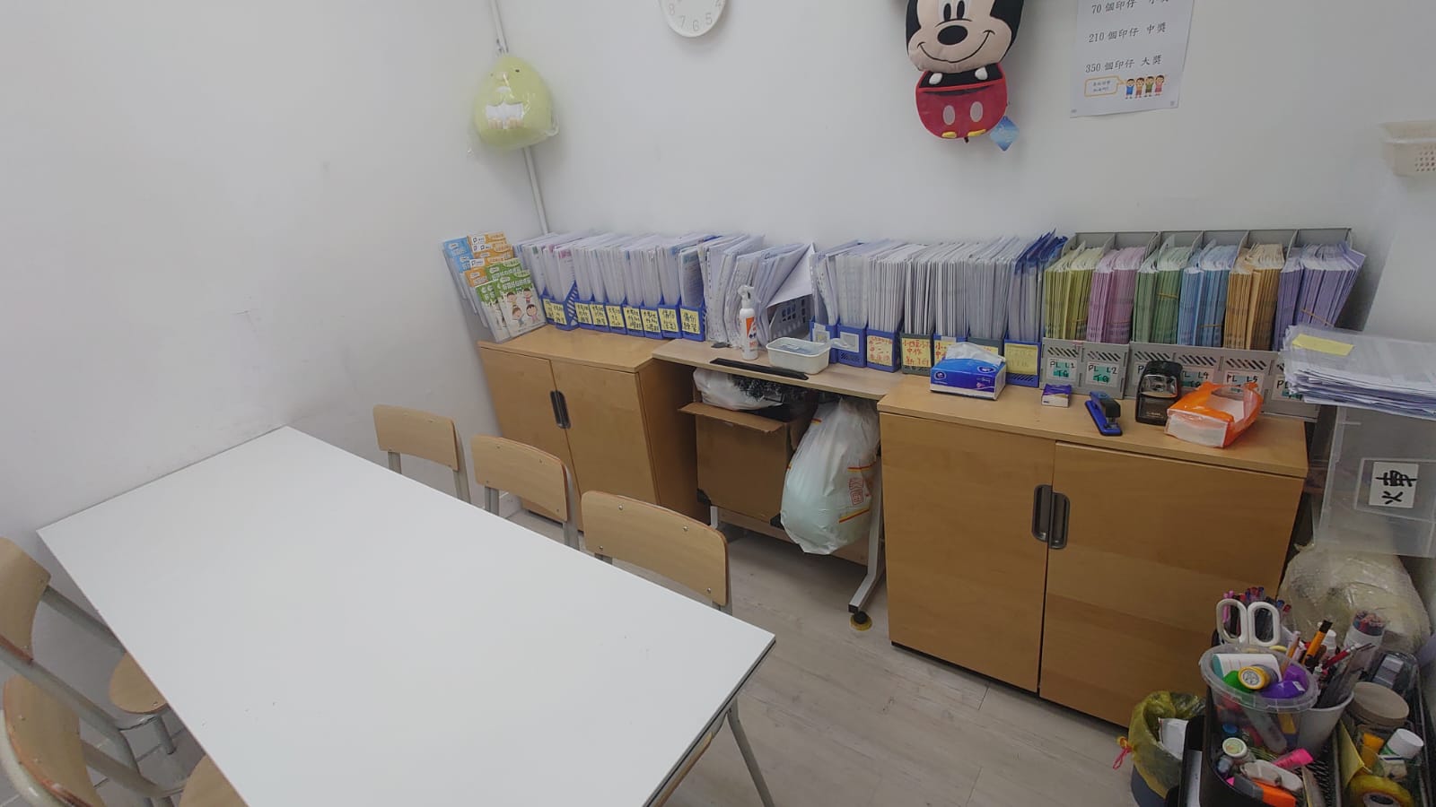 青衣可Autorun約80客底設2房員工可留任約879呎具標誌性毗鄰大量住宅位處民生區生意額持續增長民生必須可持續發展省卻出牌時間連教材資源班底穩定具發展潛力位於地舖補習社生意轉讓 實景相片 2