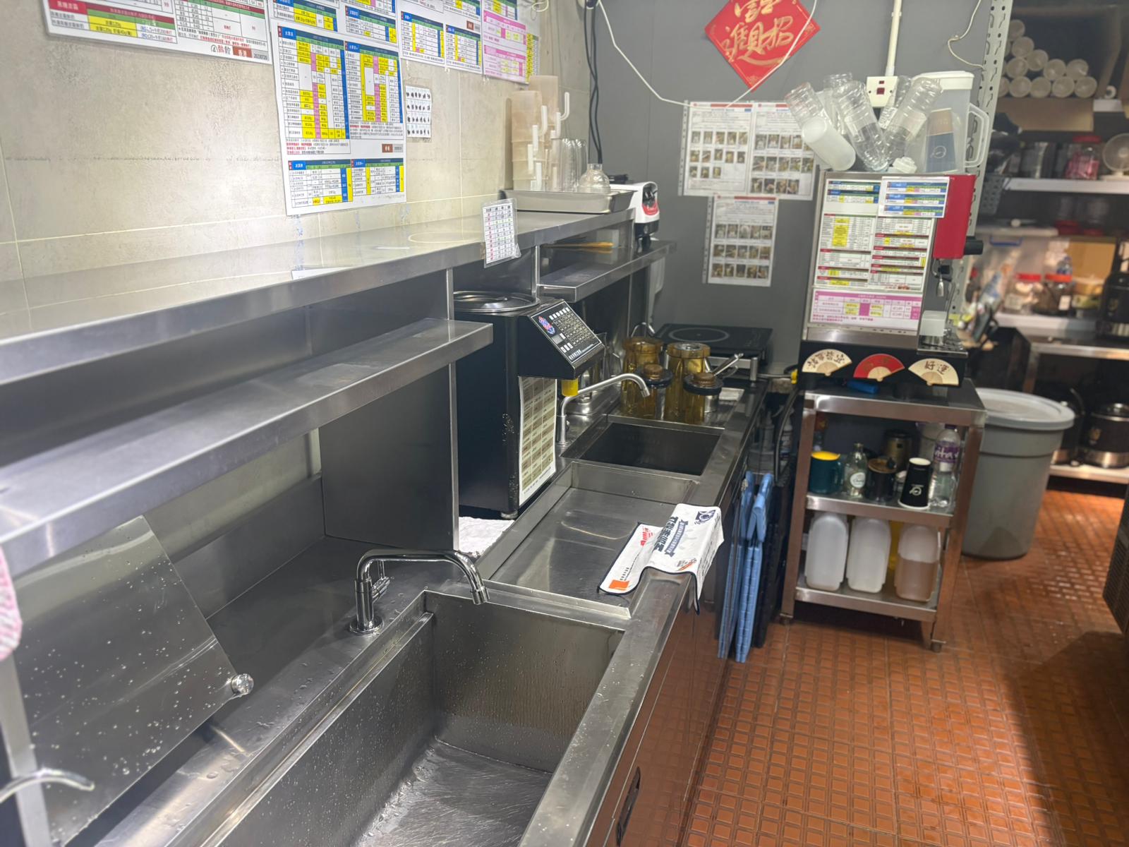 黃大仙商場舖經營近8年歷史加盟品牌大型屋苑環繞長期盈利即頂即做飲品店生意轉讓 實景相片